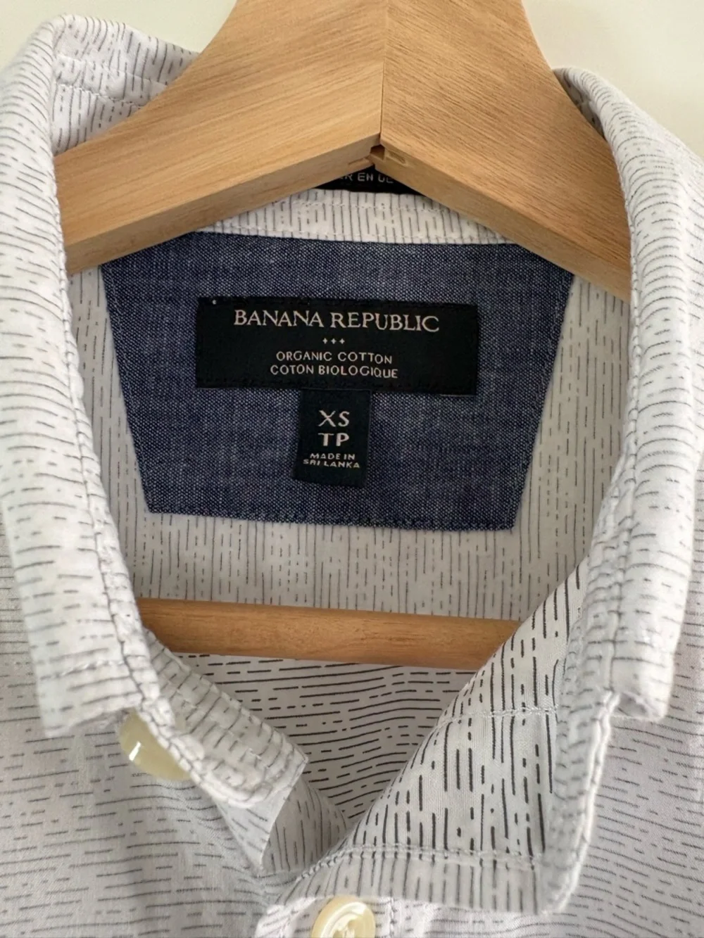 Banana Republic Light Gray Button-Down Shirt Men’s XS - Picture 3 of 6